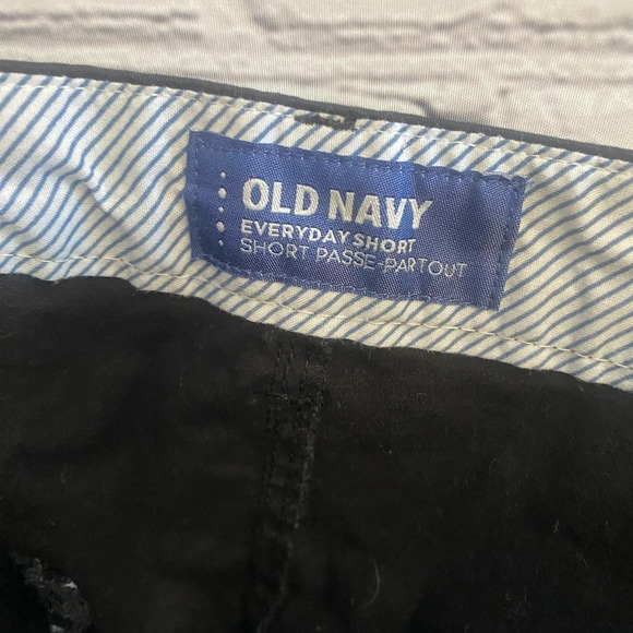 5/$20 Women’s Old Navy Everyday Short Black Measurements in description - Picture 4 of 8